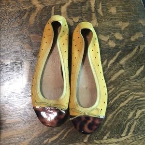 Clark’s womens mustard yellow tortoise shoes 7.5